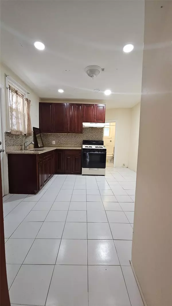 Brooklyn, NY 11207,272 New Jersey AVE