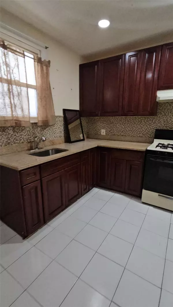 Brooklyn, NY 11207,272 New Jersey AVE