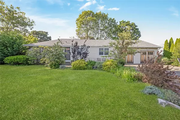 227 Toronto AVE, Massapequa, NY 11758