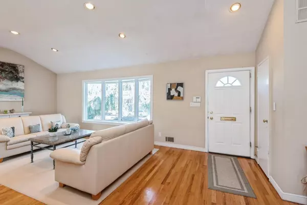 Cedarhurst, NY 11516,511 Redwood DR
