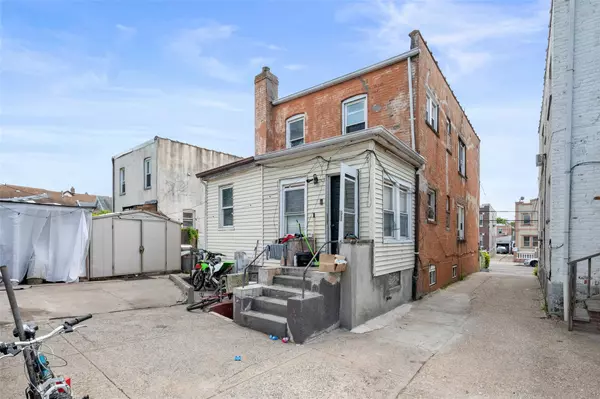 East Elmhurst, NY 11369,3129 100th ST