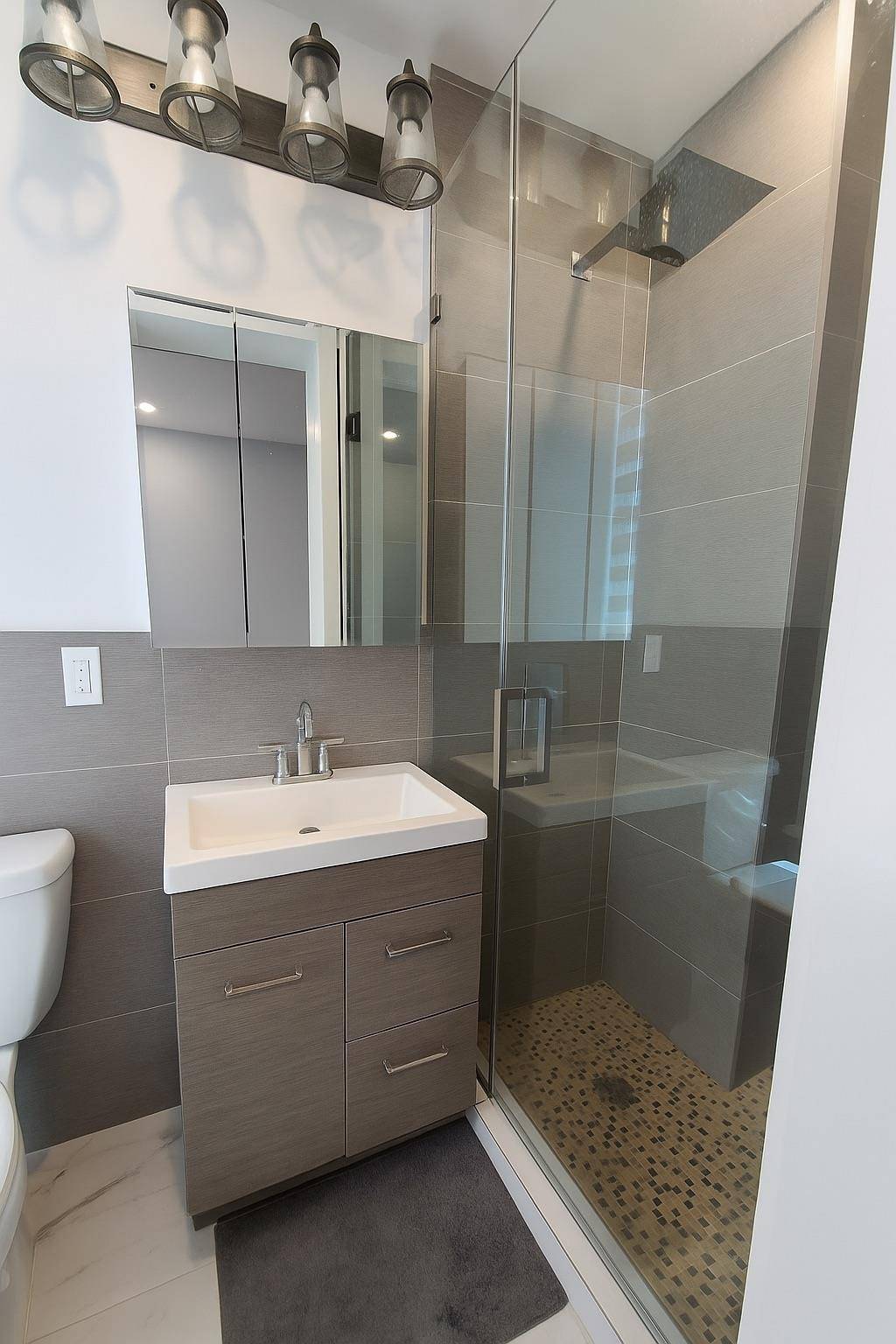 Brooklyn, NY 11222,192 Nassau AVE #3L
