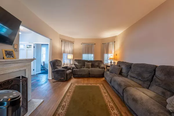 Lynbrook, NY 11563,65 Earle AVE