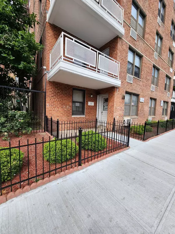 100-25 Queens BLVD #1CC/1DD, Forest Hills, NY 11375