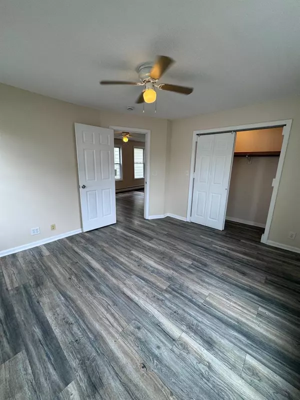 Poughkeepsie, NY 12601,77 Cottage ST #1
