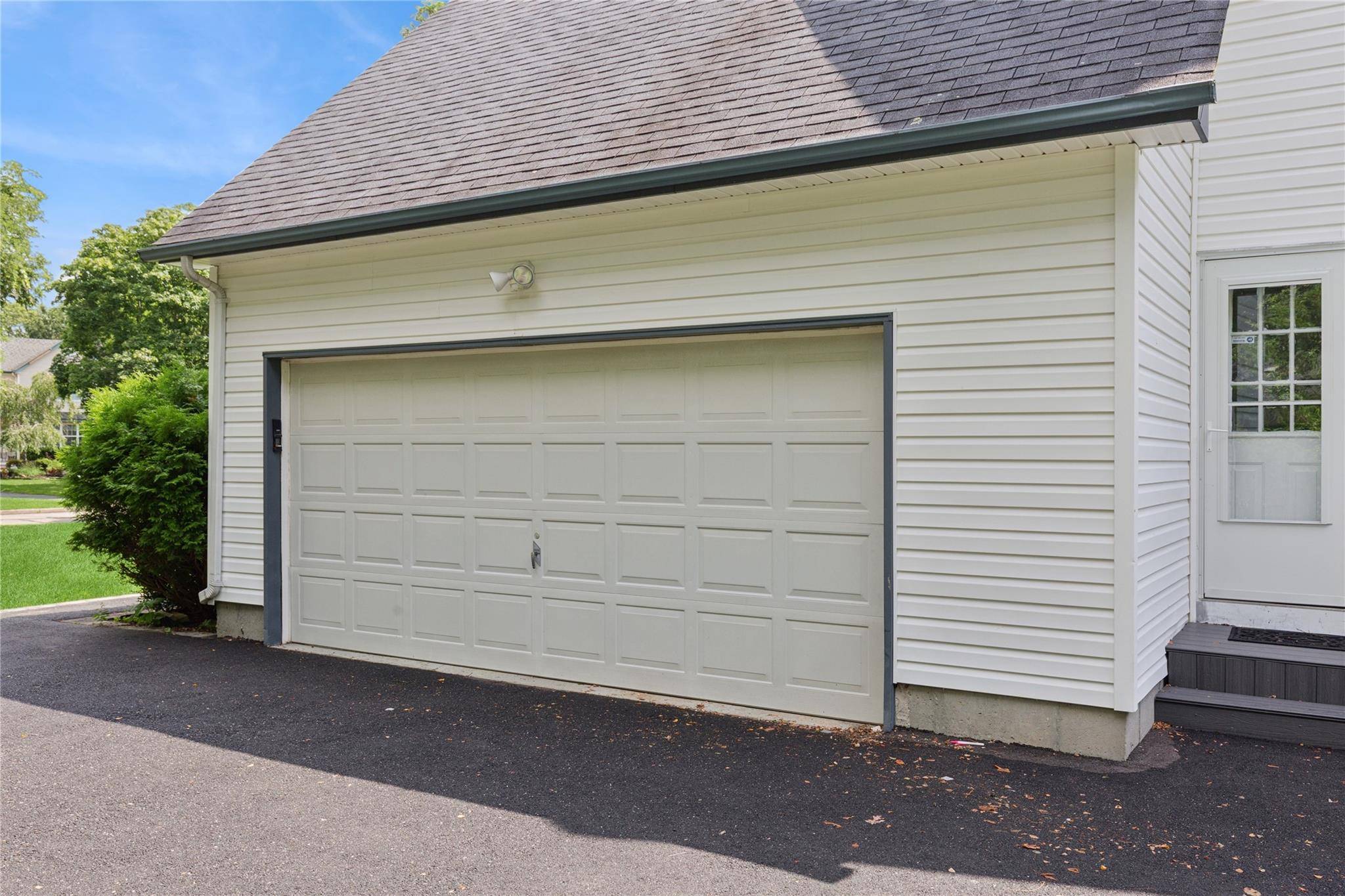 Moriches, NY 11955,4 Pine Cone CT