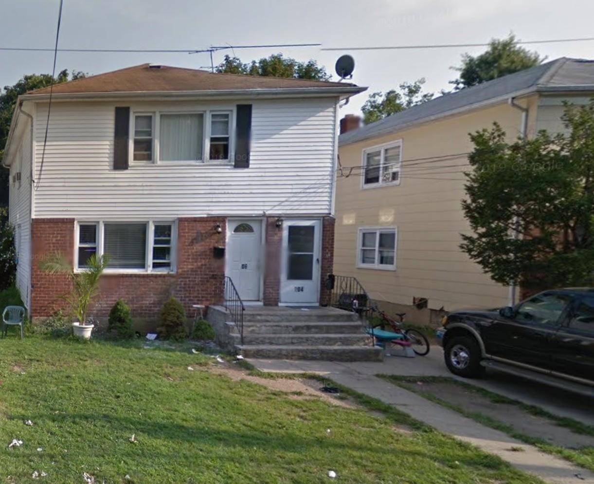 204-206 Cornell ST, Hempstead, NY 11550