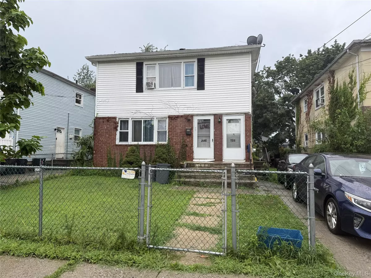 Hempstead, NY 11550,204-206 Cornell ST