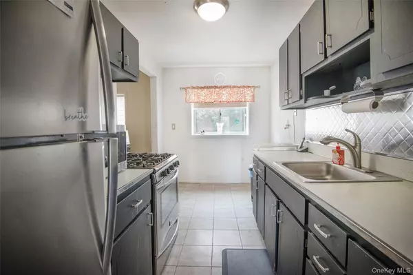 Bronx, NY 10465,1423 Shore DR