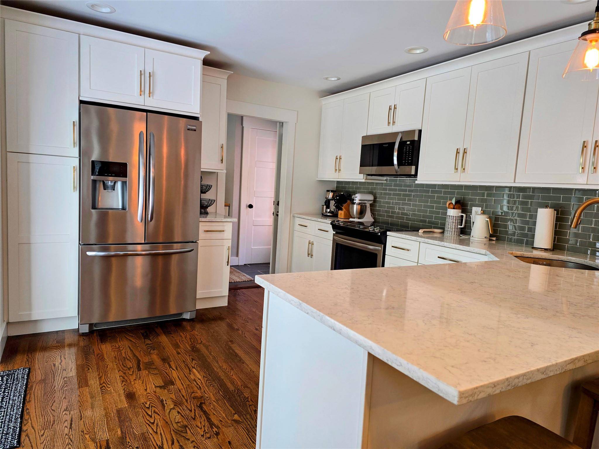 Middle Island, NY 11953,4 Greenway DR