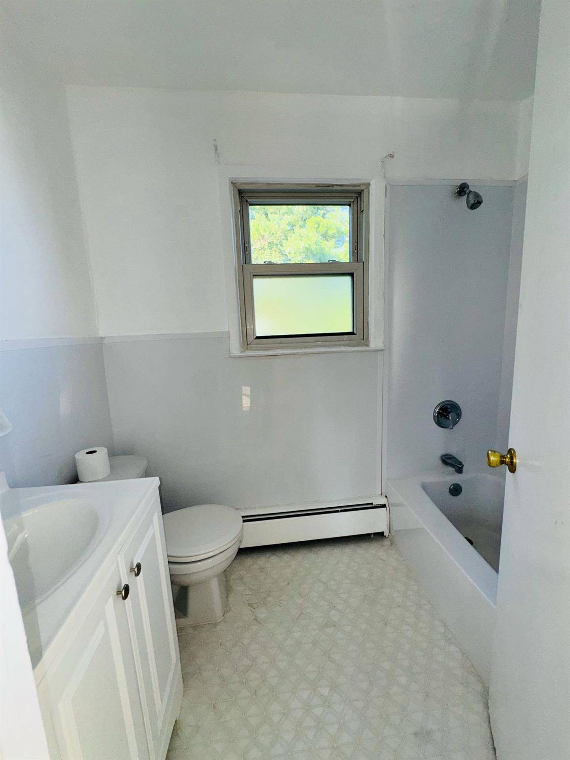 Mount Vernon, NY 10550,429 S 3rd AVE #2