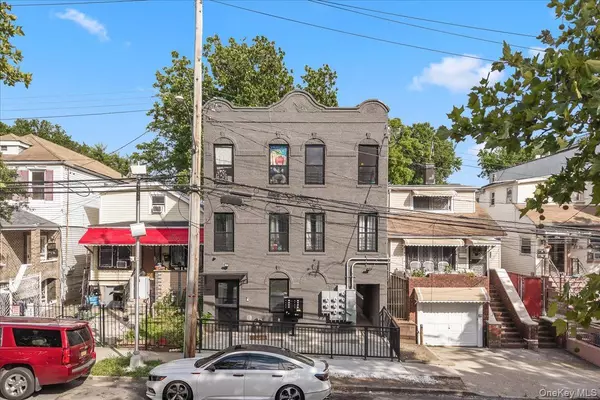 Bronx, NY 10469,2740 Sexton PL