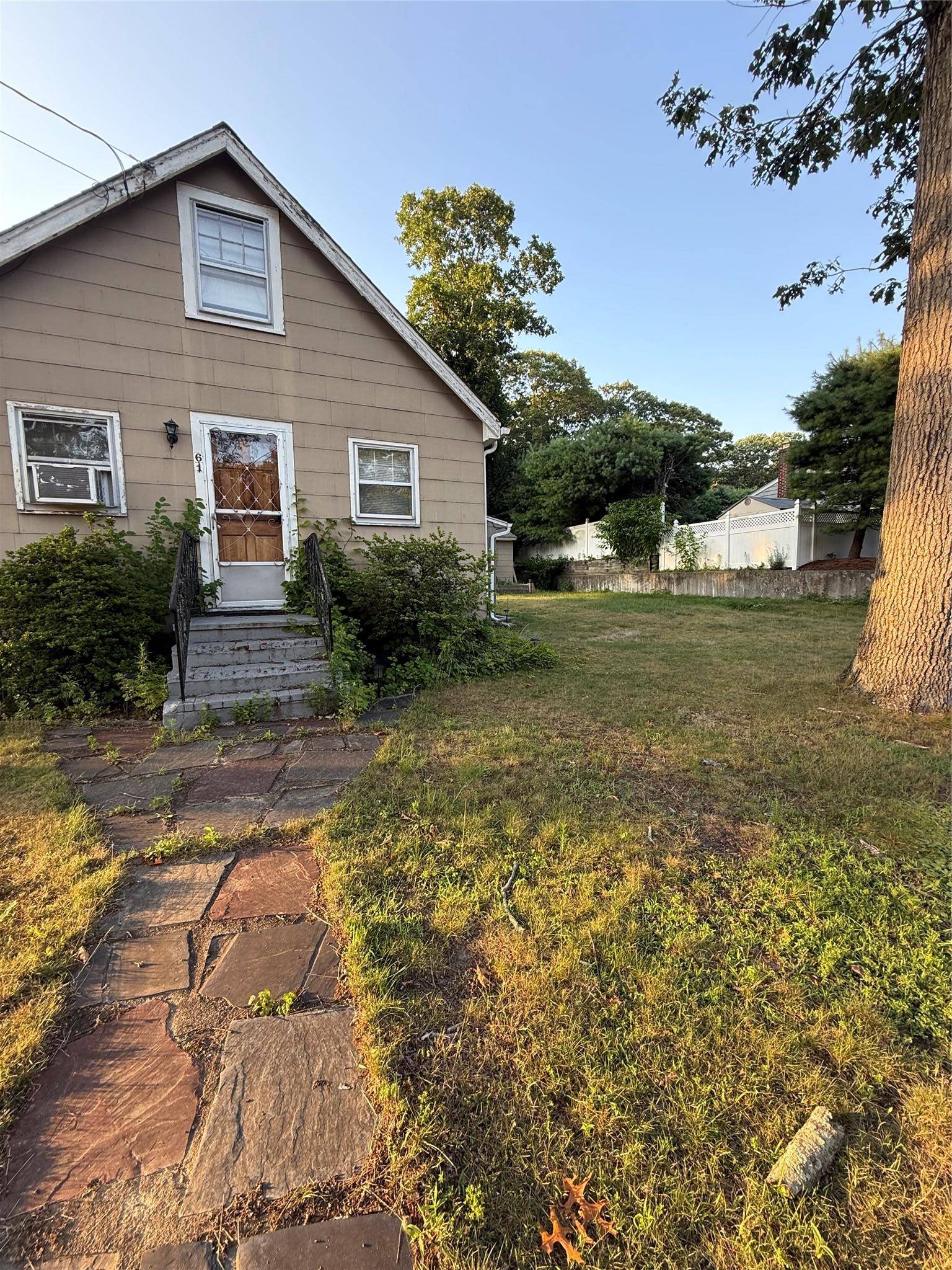 Sound Beach, NY 11789,61 High Hill DR