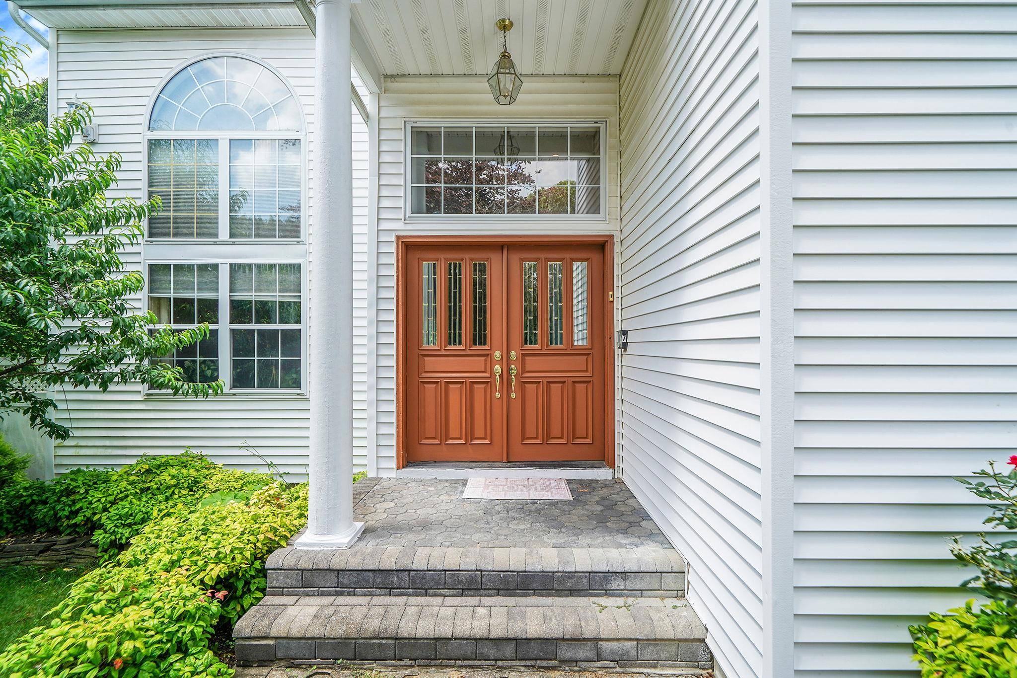Nesconset, NY 11767,7 Sara CT