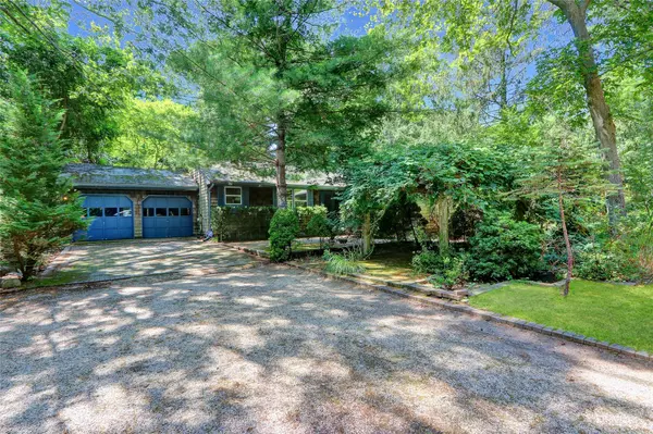 Sag Harbor, NY 11963,273 Ferry RD