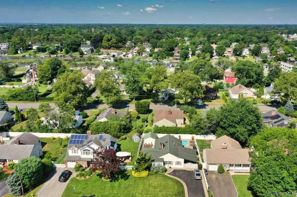 Amityville, NY 11701,31 Grand Central AVE