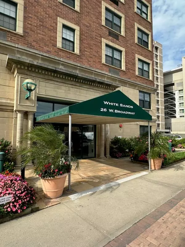 Long Beach, NY 11561,26 W Broadway #301