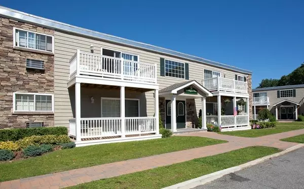 110 Magaw PL #B15, West Babylon, NY 11704