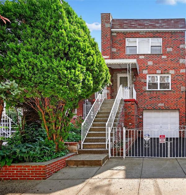 Bronx, NY 10462,2166 Paulding AVE