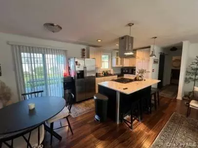 Lake Grove, NY 11755,1241 Stony Brook RD