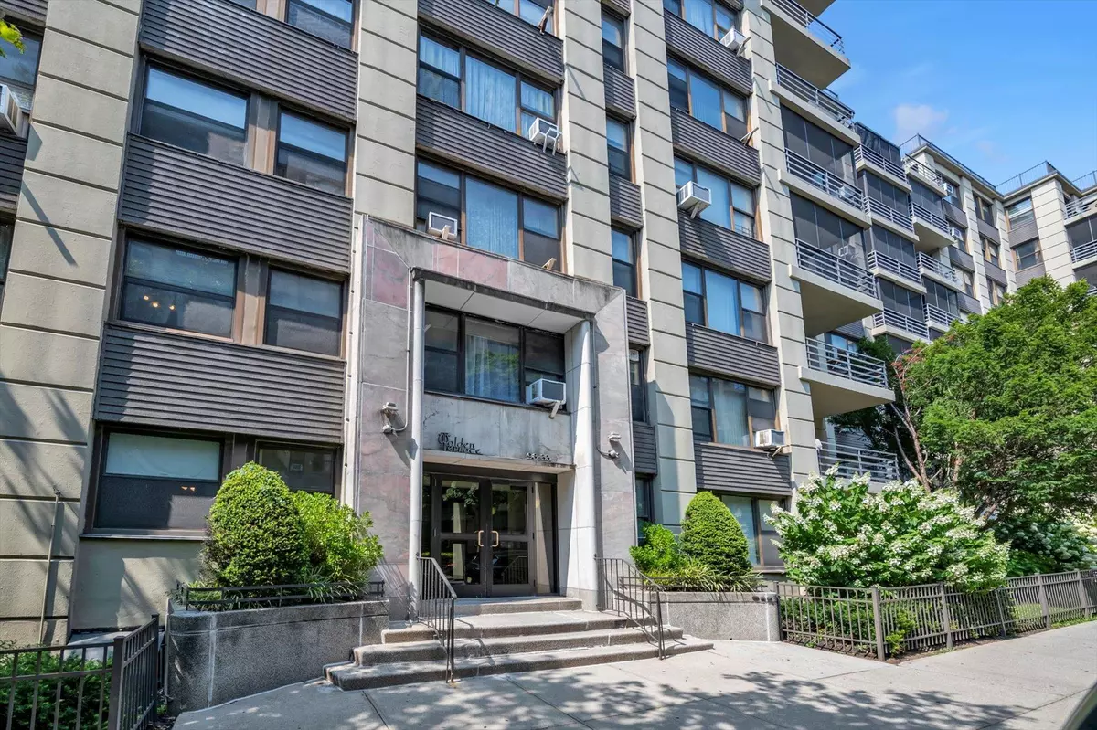 Rego Park, NY 11374,98-33 64th AVE #4G