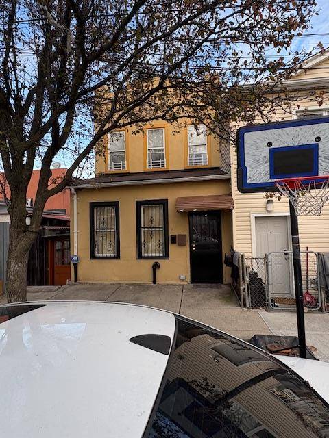 Brooklyn, NY 11208,1011 Hemlock Street
