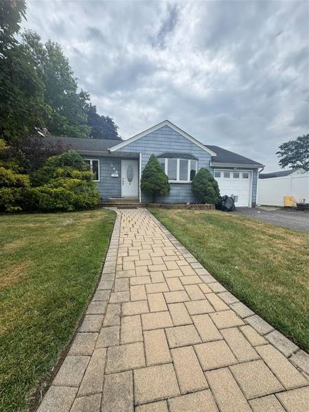 344 N Hickory ST, Massapequa, NY 11758