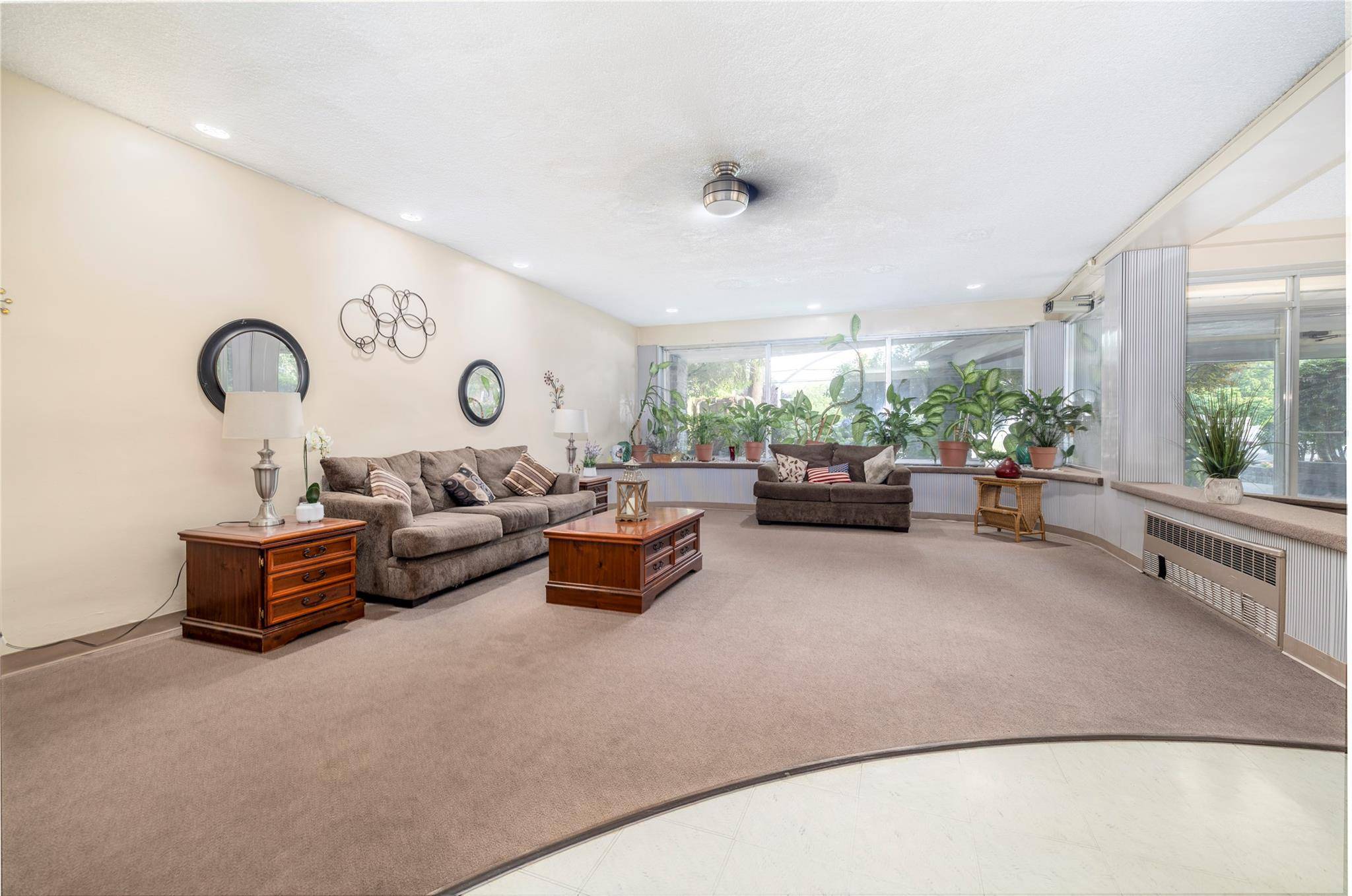 Freeport, NY 11520,250 W Merrick RD #1E