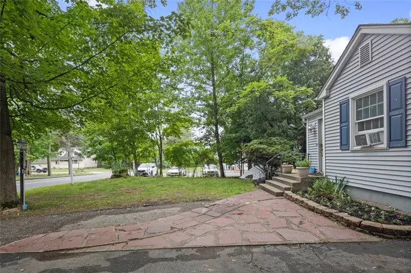 Airmont, NY 10952,228 Saddle River RD