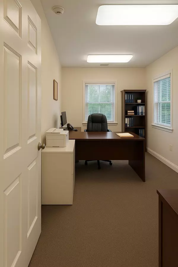Smithtown, NY 11787,186 W Main ST