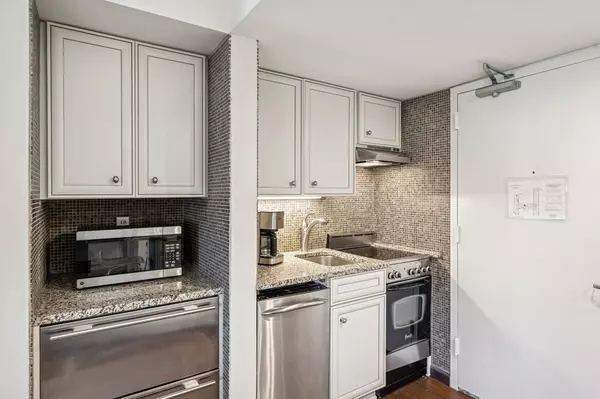 Montauk, NY 11954,236 Edgemere ST #427