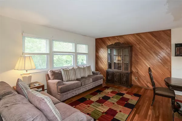 Holbrook, NY 11741,11 Pearl ST