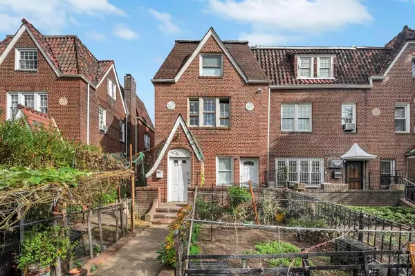 37-37 78th ST, Jackson Heights, NY 11372