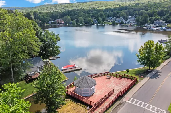 Greenwood Lake, NY 10925,24 Poplar ST