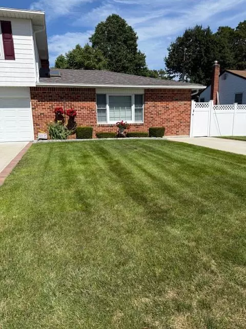 Lindenhurst, NY 11757,456 S 16 ST