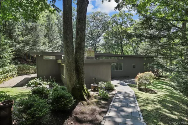 58 Winston LN, Garrison, NY 10524