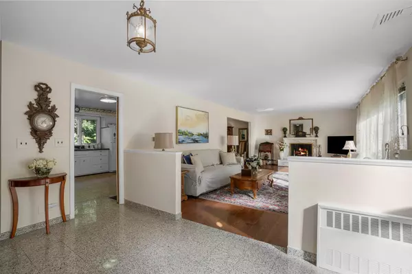 Purchase, NY 10577,6 Century Ridge RD