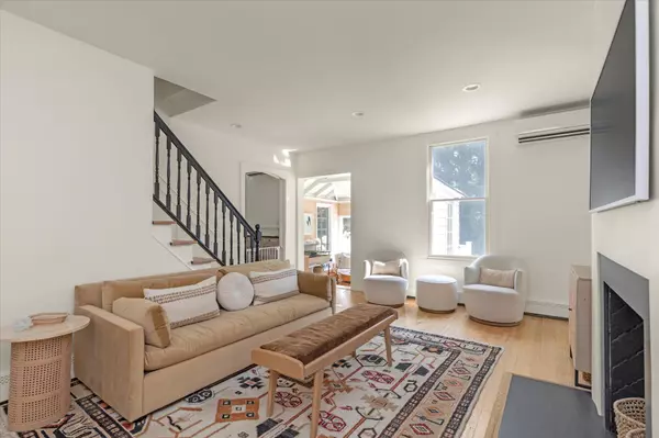 Oyster Bay Cove, NY 11771,79 Cove RD
