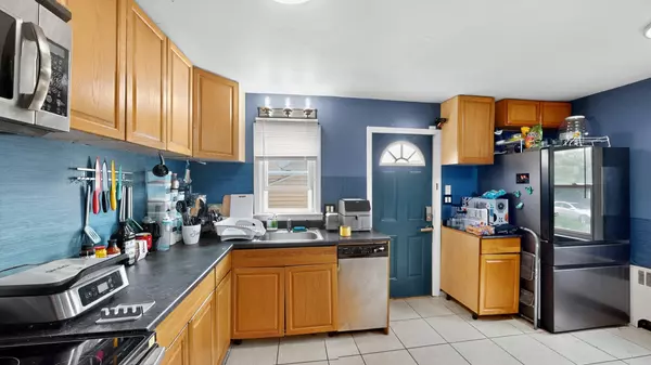 Elmont, NY 11003,1332 A ST