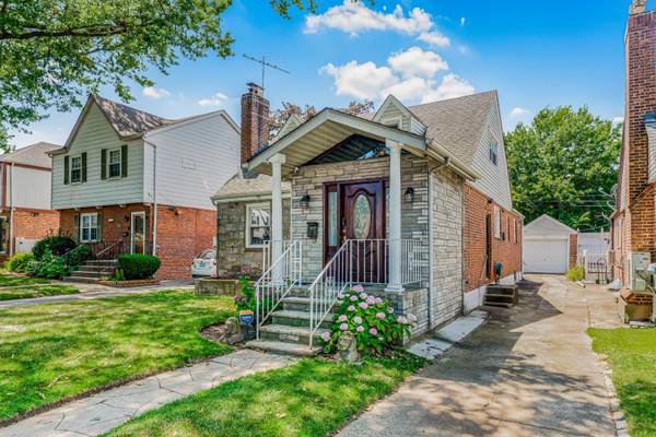 Fresh Meadows, NY 11366,7562 177th ST