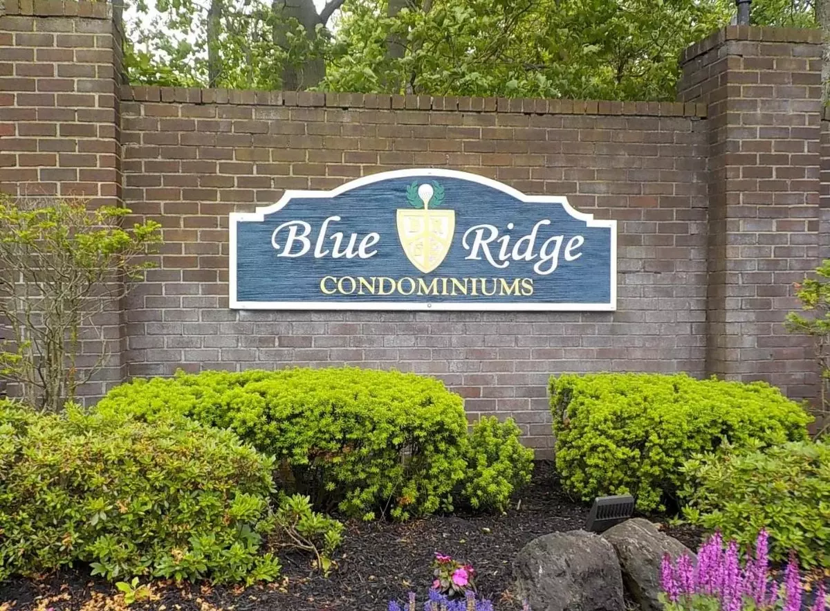 Medford, NY 11763,840 Golf LN