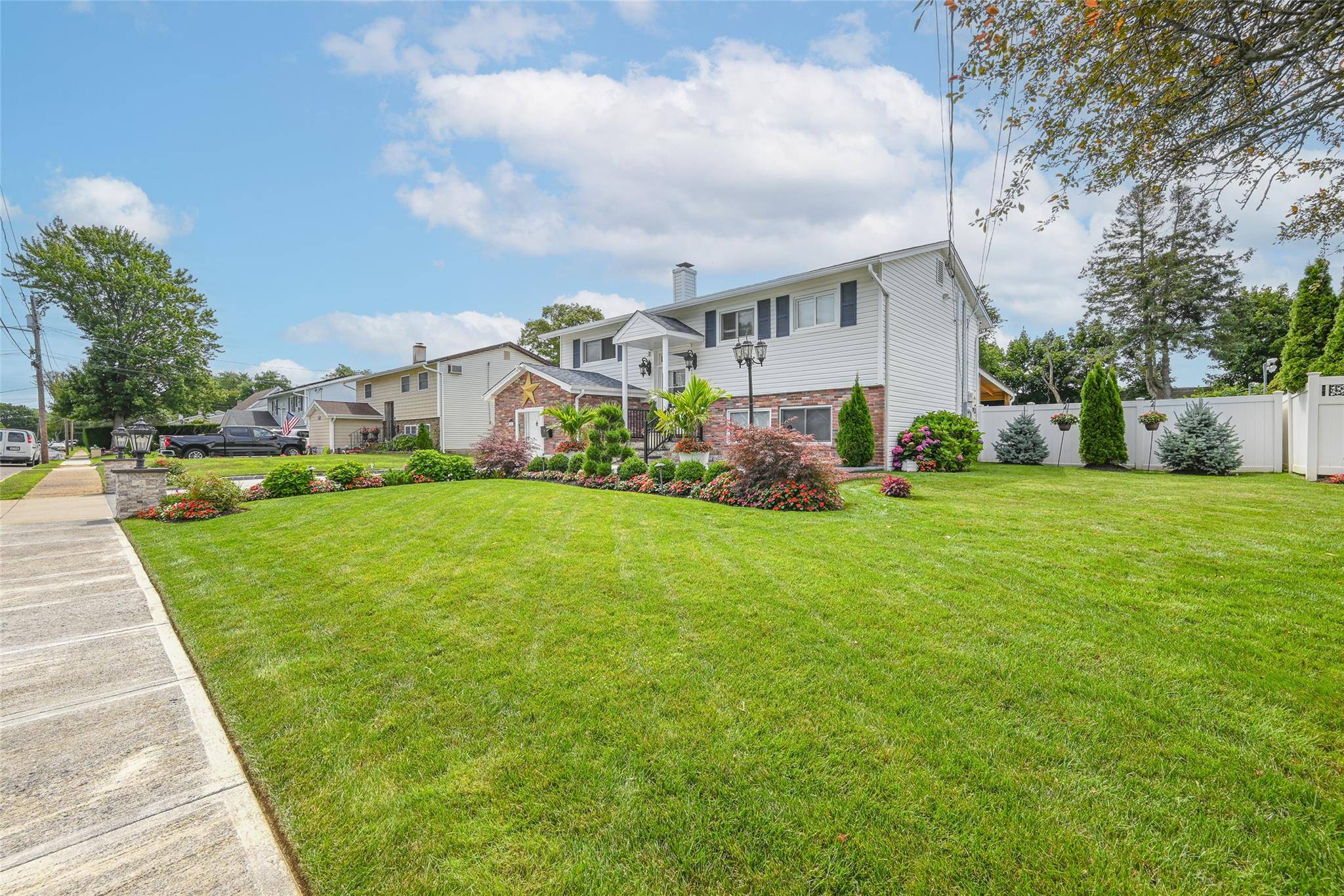 Brentwood, NY 11717,46 Thomas ST