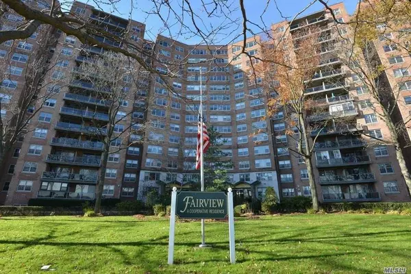 61-20 Grand Central Pkwy #B 803, Forest Hills, NY 11375
