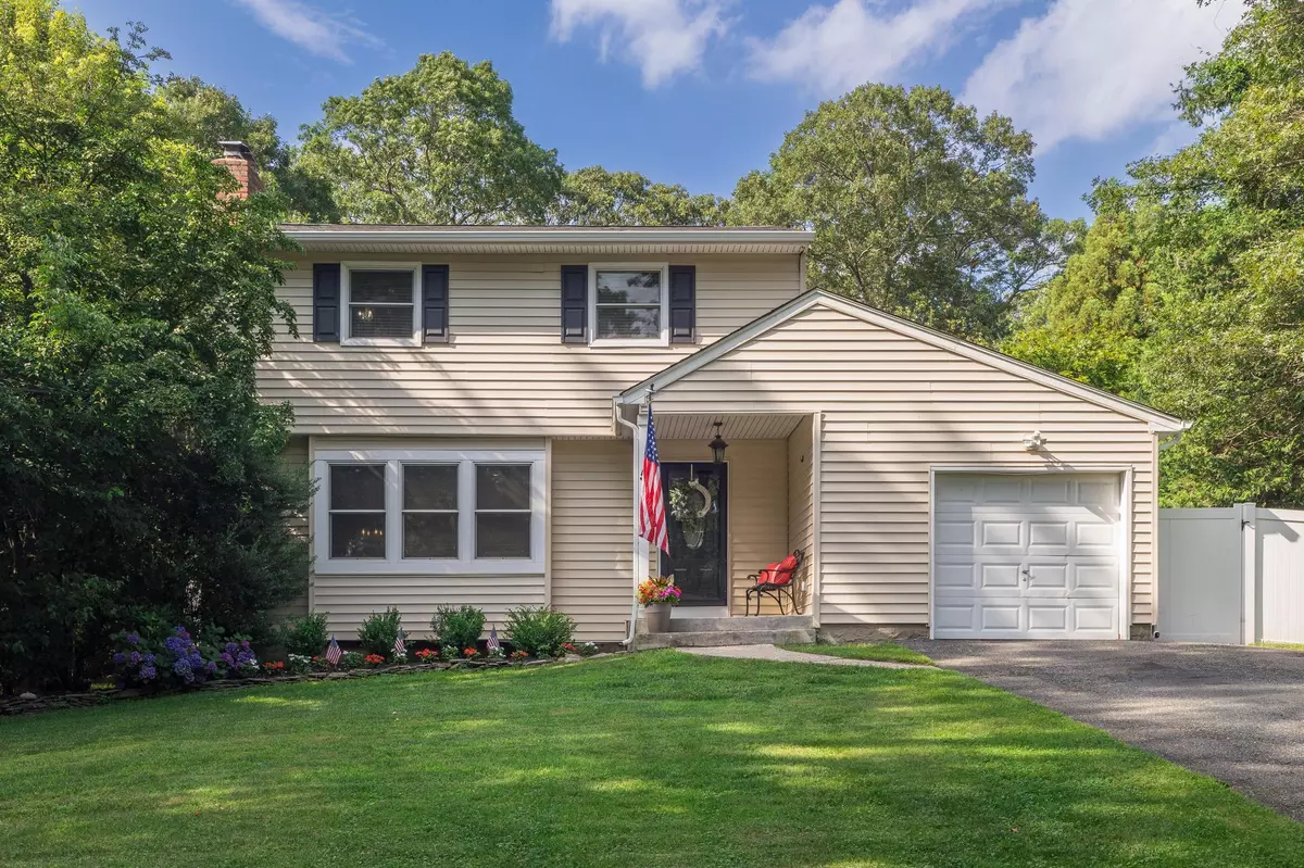 Greenlawn, NY 11740,5 Monett PL