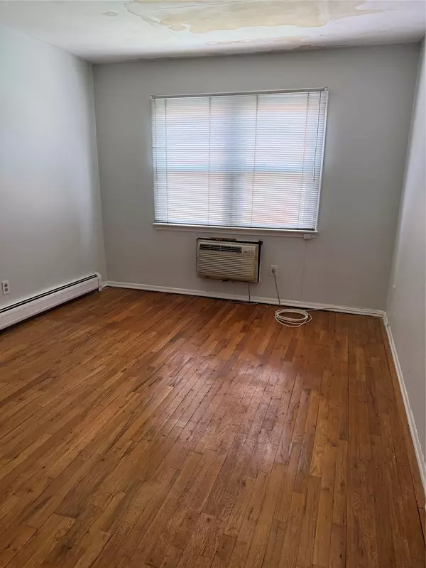 Corona, NY 11368,10855 48th AVE