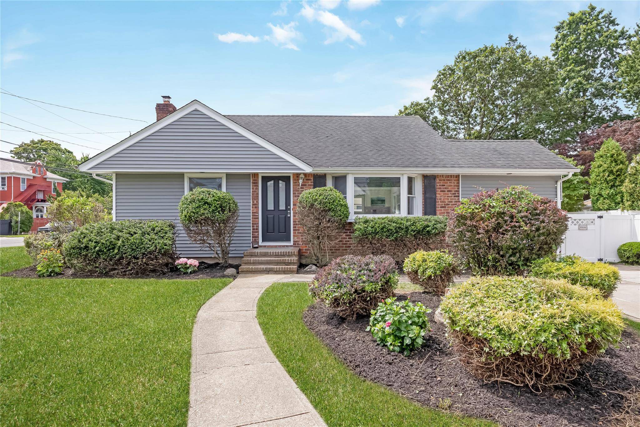 3388 Maplewood DR, Wantagh, NY 11793