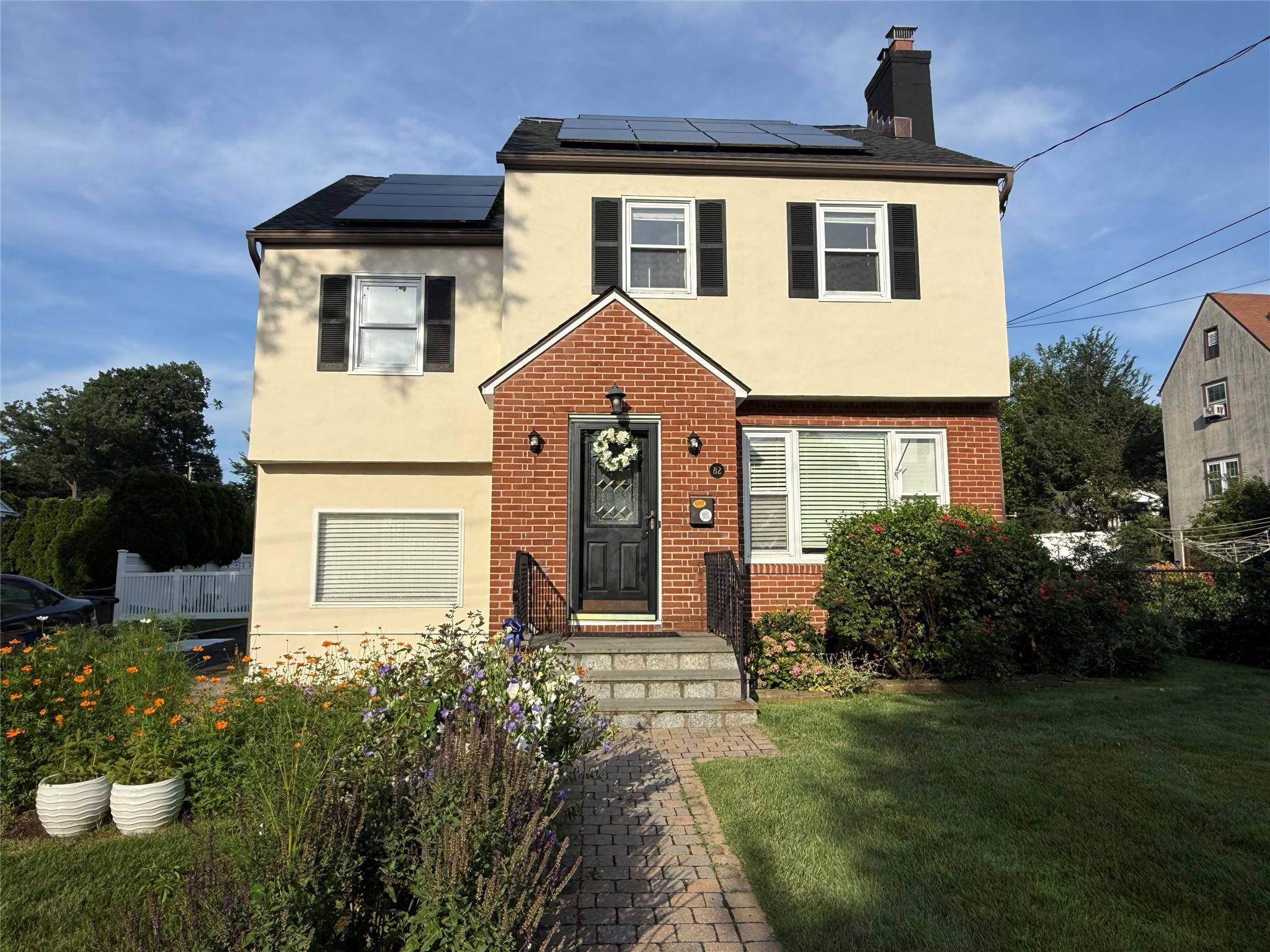 82 Linden AVE, Pelham, NY 10803