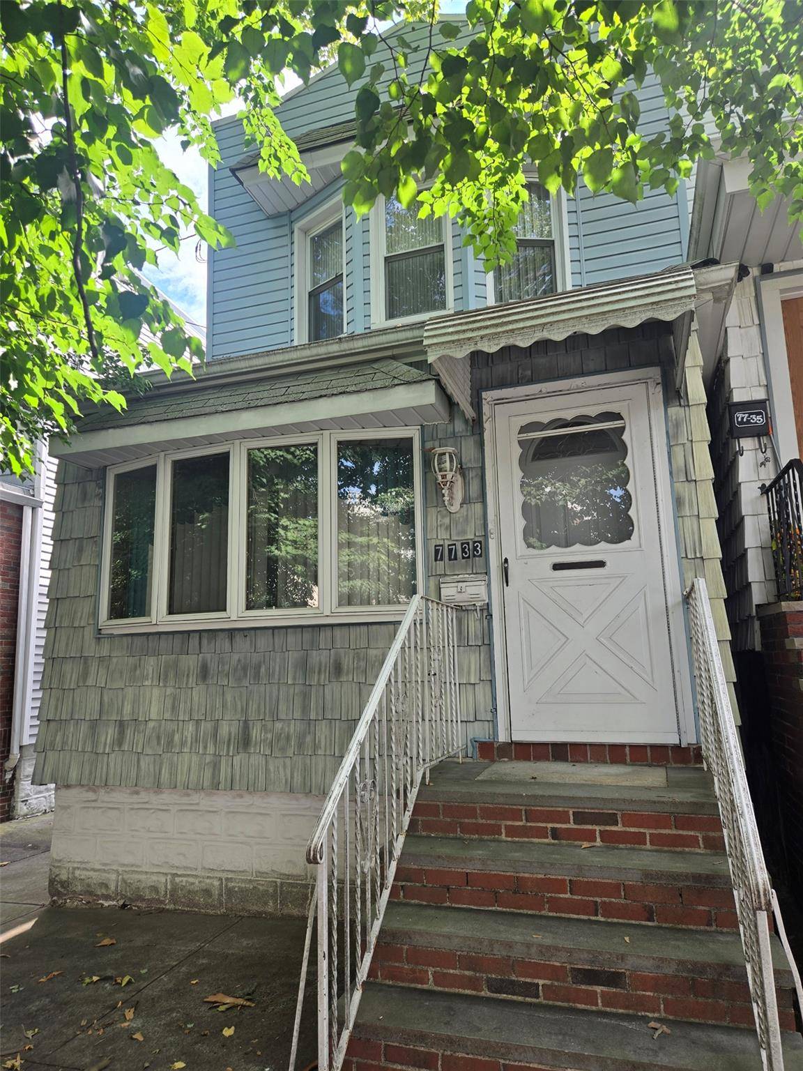 7733 79th ST, Glendale, NY 11385