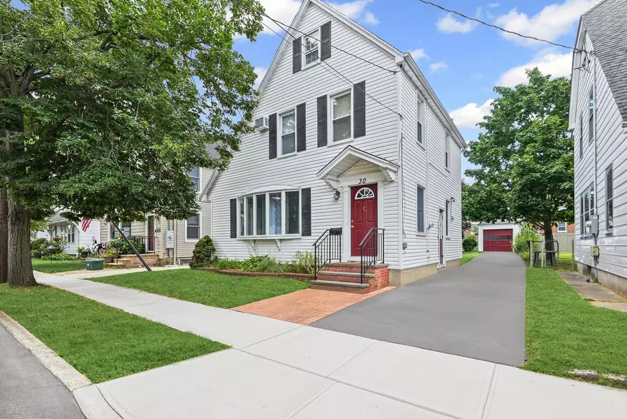 30 Temple ST, Williston Park, NY 11596