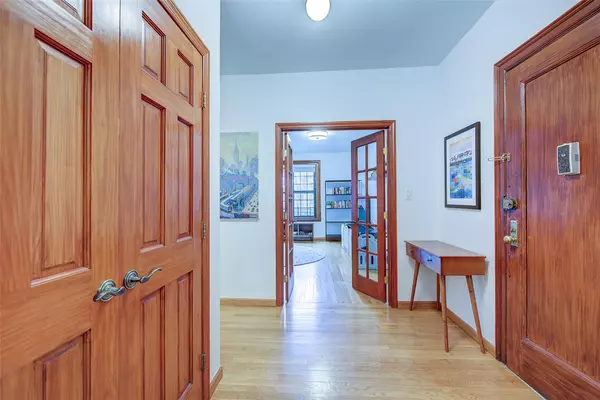 Forest Hills, NY 11375,4 Dartmouth ST #7